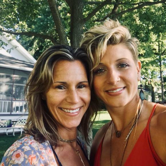 Meet your Posher, Carly - Picture 1 of 1